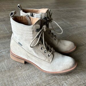 Sofft Baxter Beige Suede Waterproof Boots Women's Size 8.5 M Booties Lace Up